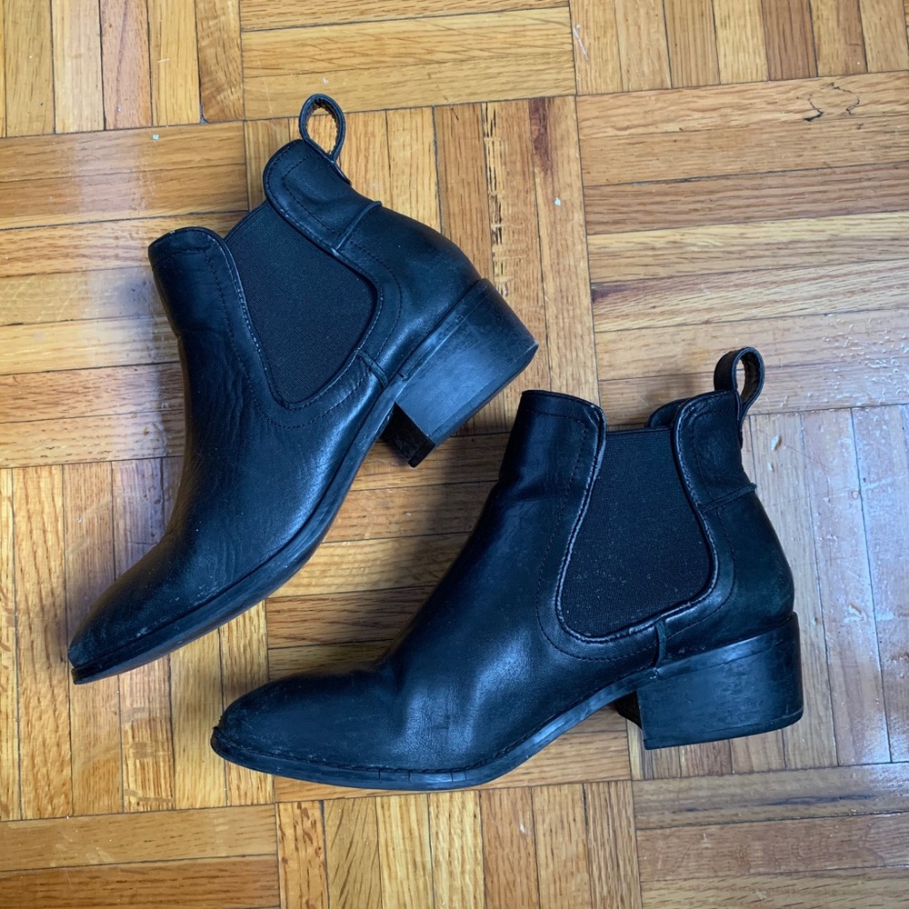 Steve Madden Black Booties low heel height sz 7.5